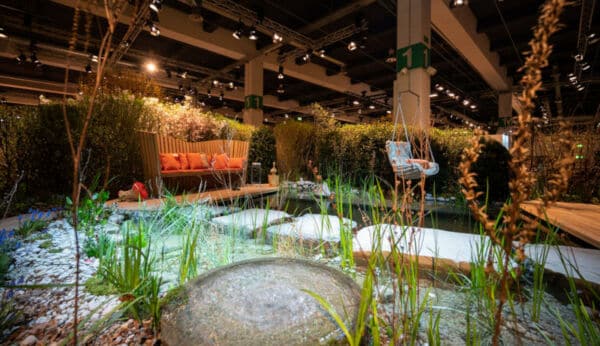 Ein altes Aquarium schön bepflanzen Flaechenlust Garten Blog